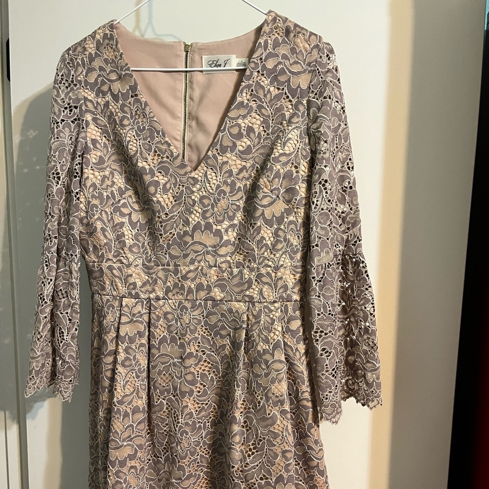 Eliza J size 6 dressy dress.  Excellent user condition.  Light and medium brown.